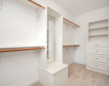 5815 Lacy Street - Photo Thumbnail 7