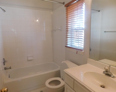 2710 Grants Lake Blvd - Photo Thumbnail 16
