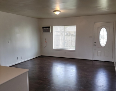5103 Willow Glen Drive - Photo Thumbnail 6
