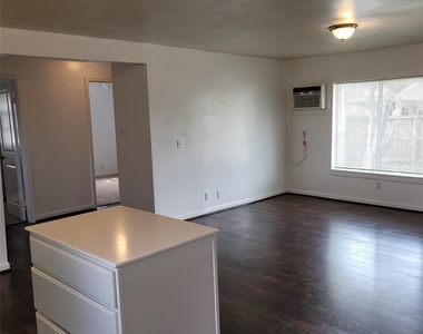 5103 Willow Glen Drive - Photo Thumbnail 8