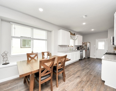 13820 Diamondback Drive - Photo Thumbnail 7