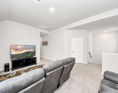 13820 Diamondback Drive - Photo Thumbnail 18