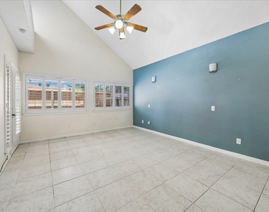 14638 S Hearthstone Green Drive - Photo Thumbnail 3