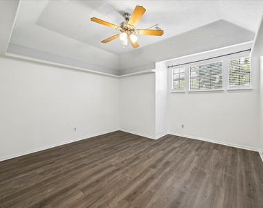 14638 S Hearthstone Green Drive - Photo Thumbnail 6