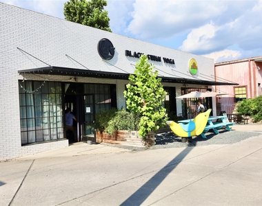 1125 Usener Street - Photo Thumbnail 16