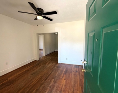 1125 Usener Street - Photo Thumbnail 5