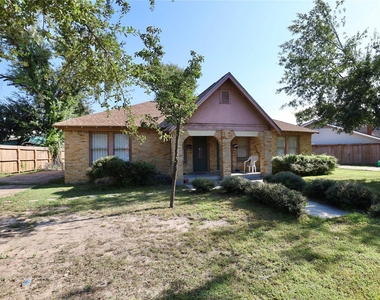 1125 Usener Street - Photo Thumbnail 2