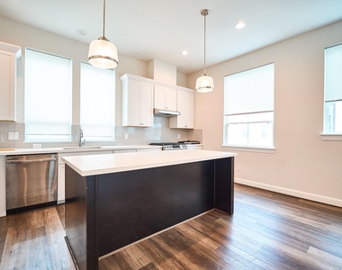 2802 Grand Fountains Drive - Photo Thumbnail 10