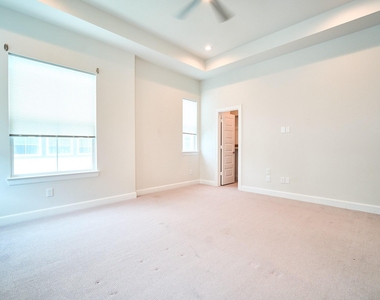 2802 Grand Fountains Drive - Photo Thumbnail 33