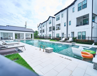 2802 Grand Fountains Drive - Photo Thumbnail 35