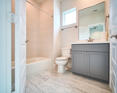 2802 Grand Fountains Drive - Photo Thumbnail 23