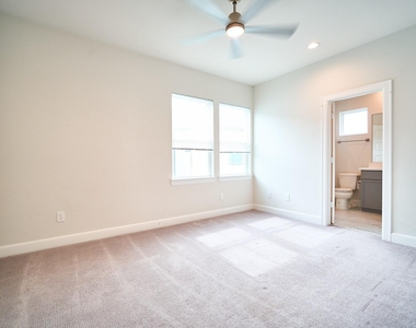 2802 Grand Fountains Drive - Photo Thumbnail 19