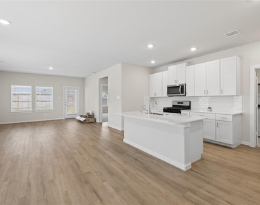 6816 Hart Oak Dr - Photo Thumbnail 3