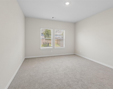 6816 Hart Oak Dr - Photo Thumbnail 12