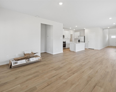 6816 Hart Oak Dr - Photo Thumbnail 4