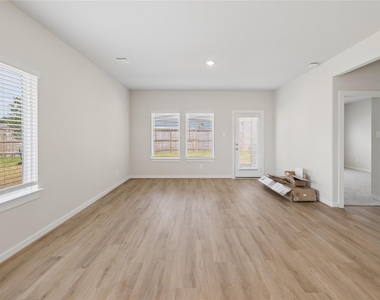 6816 Hart Oak Dr - Photo Thumbnail 2