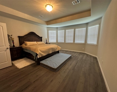 24810 Adami Veduta Court - Photo Thumbnail 5