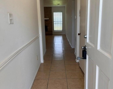 6514 Summer Ridge Drive - Photo Thumbnail 2