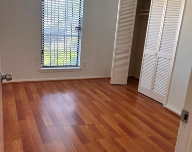 6514 Summer Ridge Drive - Photo Thumbnail 8