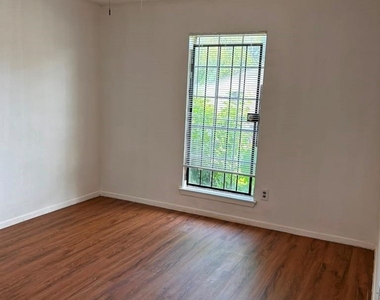 6514 Summer Ridge Drive - Photo Thumbnail 7