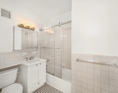 121 Madison Avenue - Photo Thumbnail 5