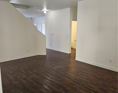 5928 Katie Marie Court - Photo Thumbnail 2