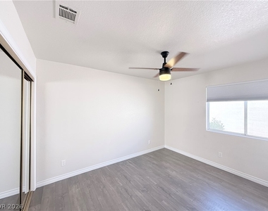 8121 Sedona Sunset Drive - Photo Thumbnail 20
