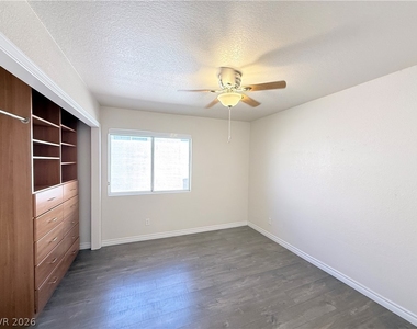 8121 Sedona Sunset Drive - Photo Thumbnail 17