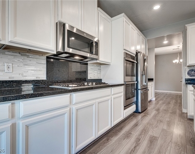 12321 Silvana Street - Photo Thumbnail 13