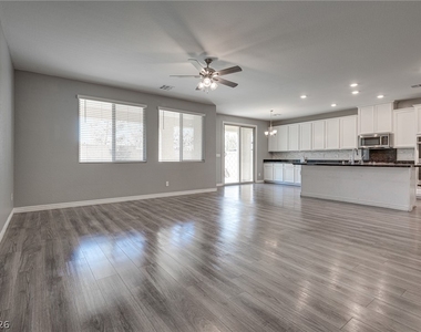 12321 Silvana Street - Photo Thumbnail 6