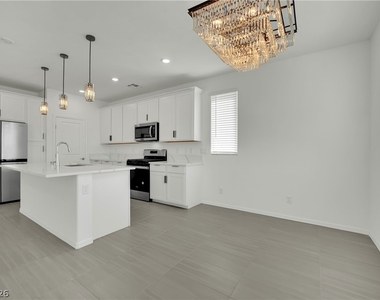 7805 Bethel Height Lane - Photo Thumbnail 18