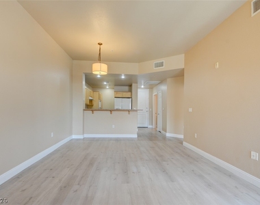 55 E Agate Avenue - Photo Thumbnail 3