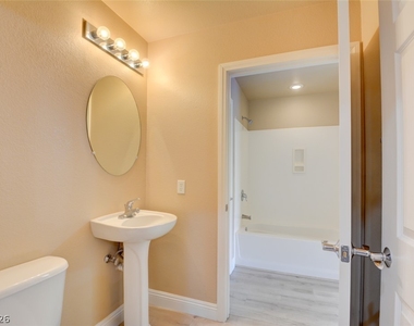 55 E Agate Avenue - Photo Thumbnail 12