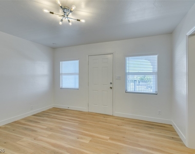 1116 S Casino Center Boulevard - Photo Thumbnail 14