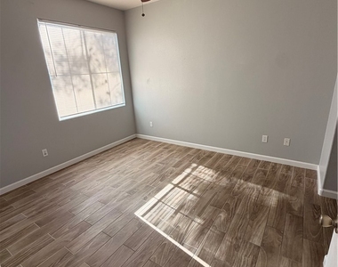 9050 W Warm Springs Road - Photo Thumbnail 7