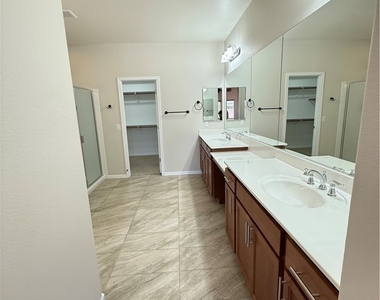 4317 Via Gallo Court - Photo Thumbnail 15