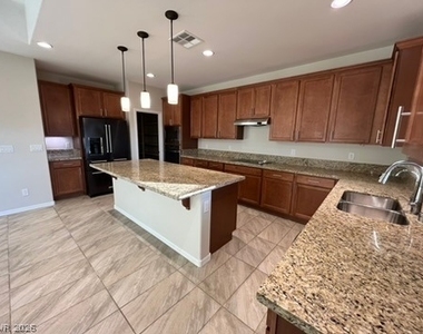 4317 Via Gallo Court - Photo Thumbnail 7