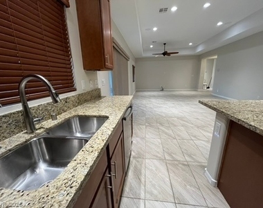 4317 Via Gallo Court - Photo Thumbnail 9