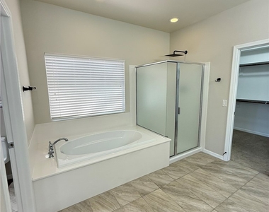 4317 Via Gallo Court - Photo Thumbnail 16