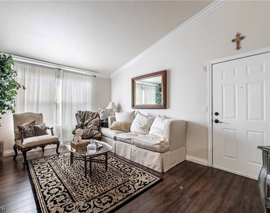8101 W Flamingo Road - Photo Thumbnail 5