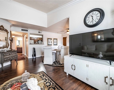 8101 W Flamingo Road - Photo Thumbnail 10