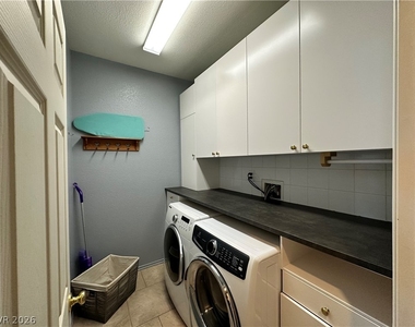 1380 Haven Green Court - Photo Thumbnail 14