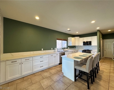 1380 Haven Green Court - Photo Thumbnail 13