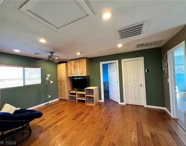1380 Haven Green Court - Photo Thumbnail 18