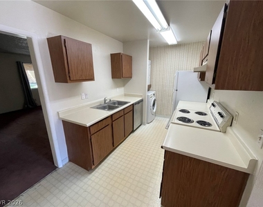 1303 Darlene Way - Photo Thumbnail 2