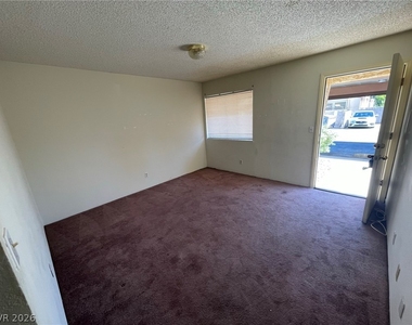 1303 Darlene Way - Photo Thumbnail 3