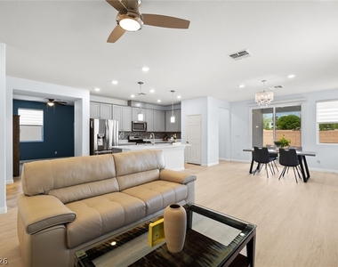 5827 Casa Branca Street - Photo Thumbnail 8