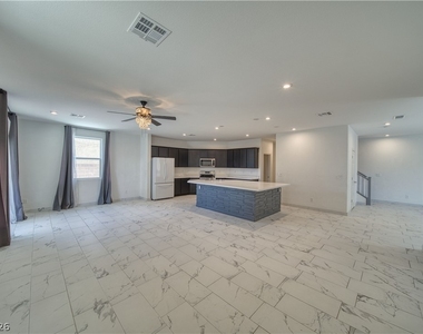 3821 E Weld Avenue - Photo Thumbnail 15