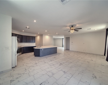 3821 E Weld Avenue - Photo Thumbnail 14