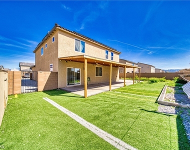 3821 E Weld Avenue - Photo Thumbnail 3